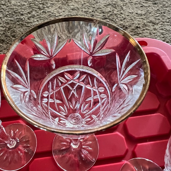 Cristal D'Arques/Durand Traditions Gold Trim Wine Glasses. Set of 4. - Picture 7 of 8